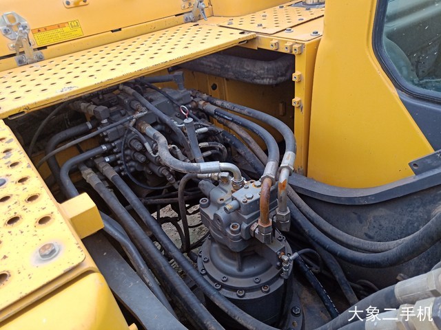 沃尔沃 EC210B 挖掘机