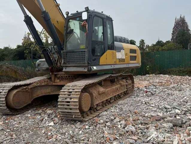 徐工 XE390CH 挖掘机