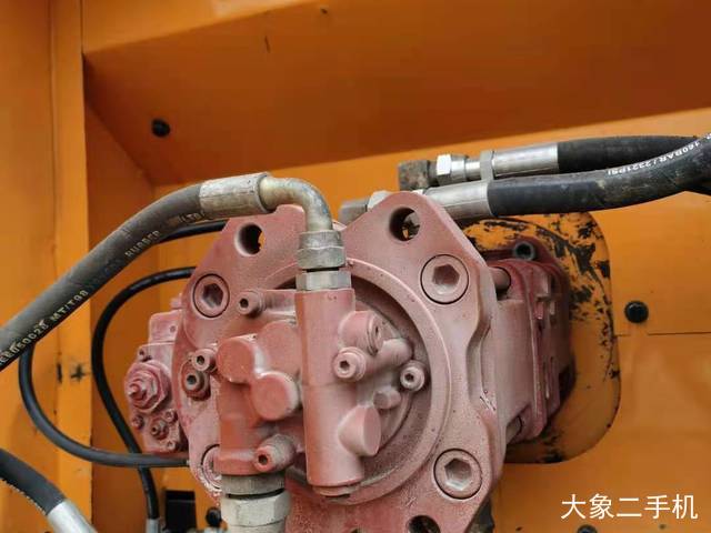 现代 R225LC-7 挖掘机