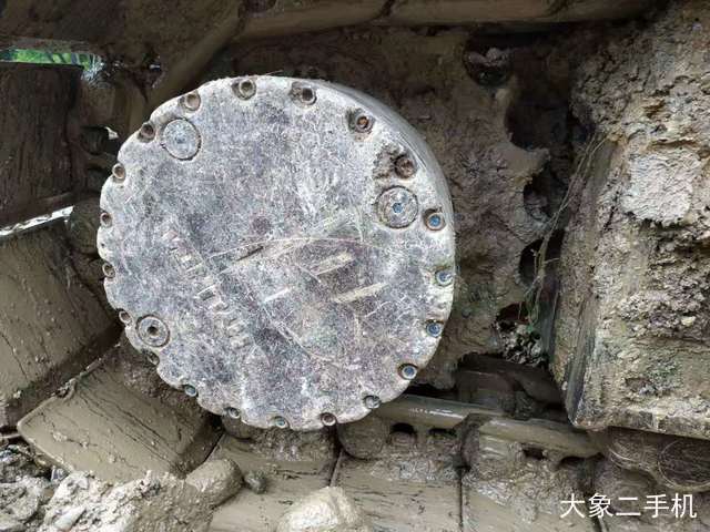 现代 R215-7 挖掘机