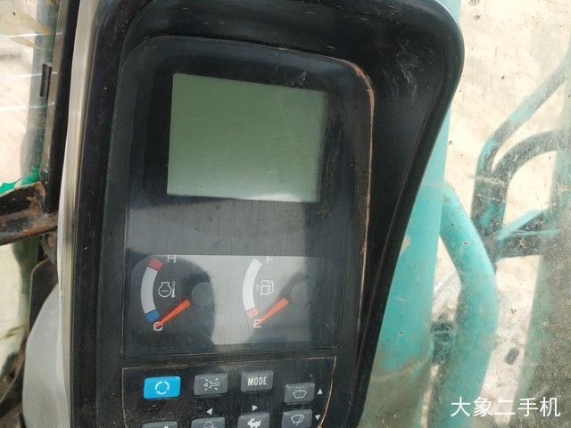 神钢 SK210LC-8 挖掘机