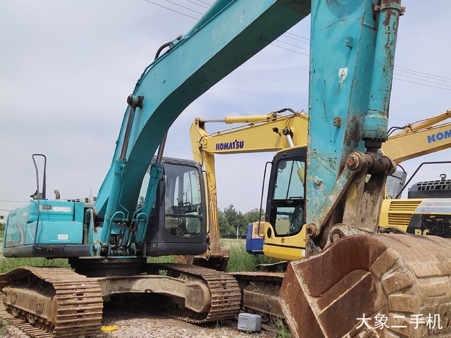 神钢 SK250-8 挖掘机