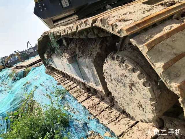 雷沃重工 FR220E 挖掘机