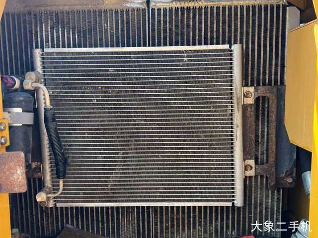 徐工 XE75D 挖掘机