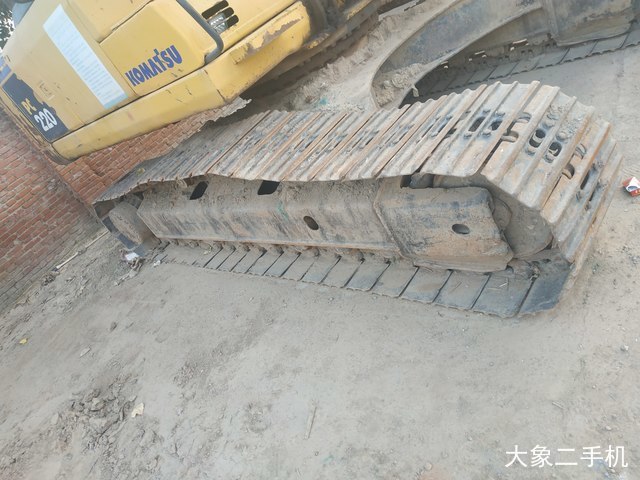 小松 PC220-8 挖掘机