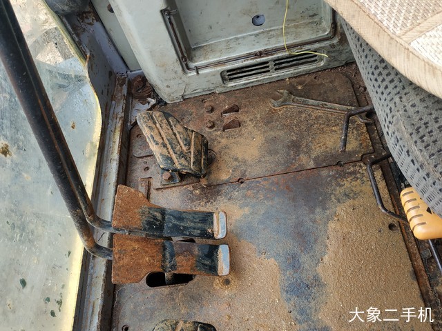 现代 R60-7 挖掘机