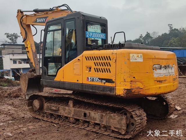 三一重工 SY135C-8 挖掘机