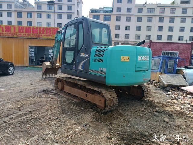 神钢 SK75-8 挖掘机