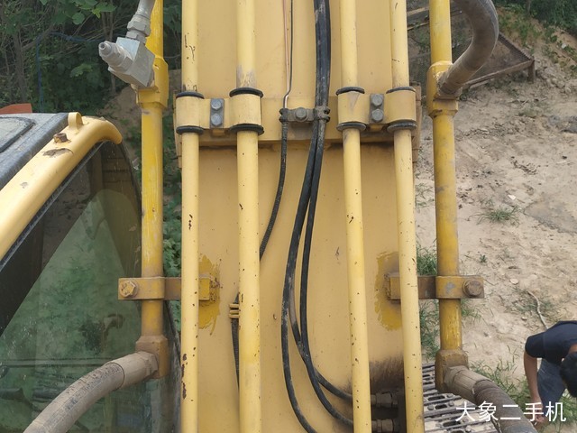 小松 PC220-8 挖掘机