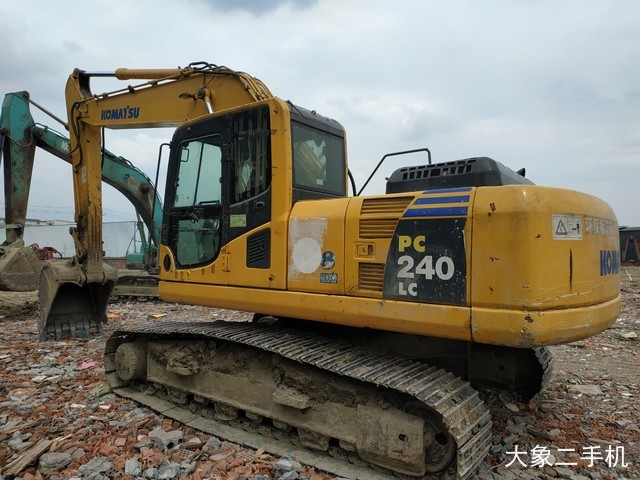 小松 PC220-8 挖掘机