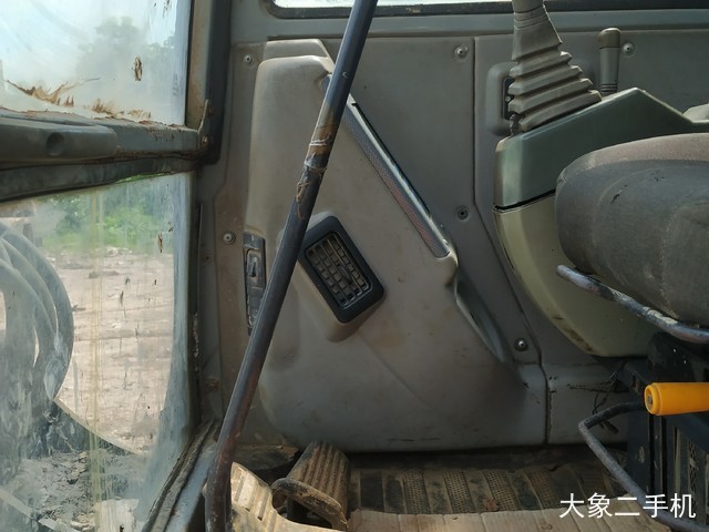 山重建机 JCM906D 挖掘机