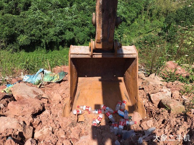 现代 R150LC-9 挖掘机