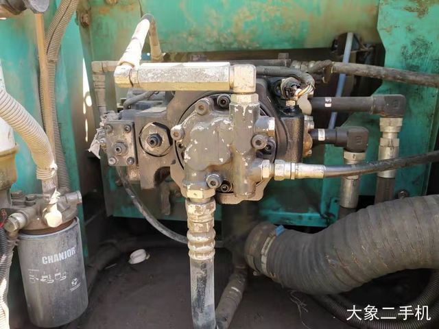 神钢 SK130-8 挖掘机