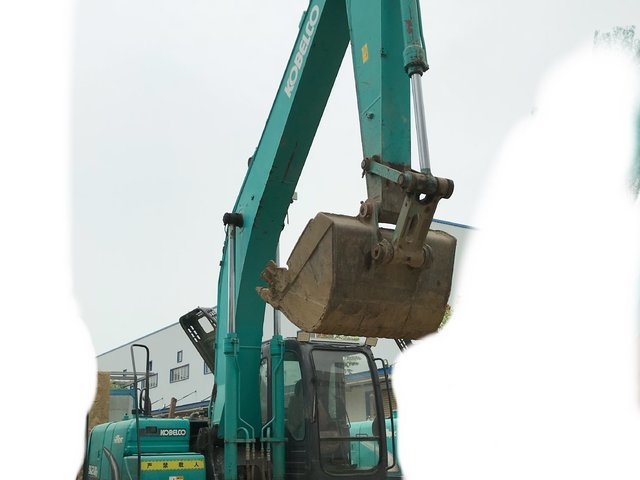 神钢 SK210LC-8 挖掘机