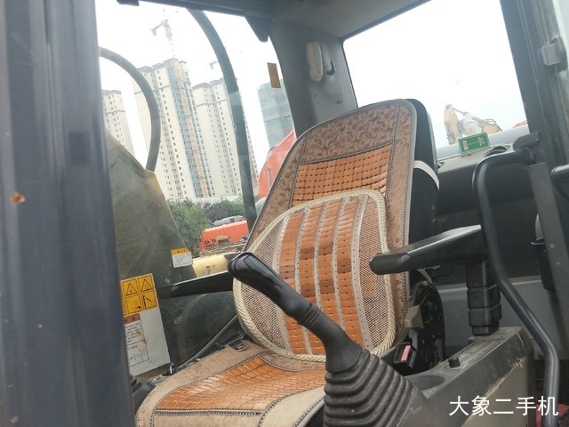 小松 PC220-8 挖掘机