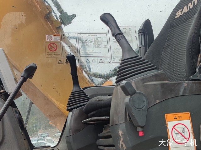 三一重工 SY135C-8 挖掘机