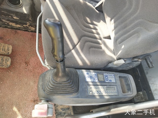 三一重工 SY215C-8 挖掘机