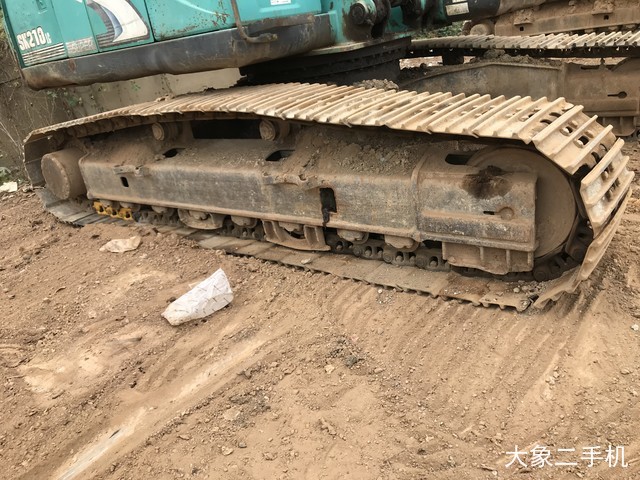 神钢 SK210LC-8 挖掘机