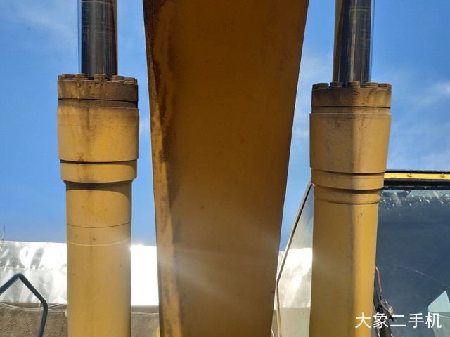 小松 PC220-8 挖掘机