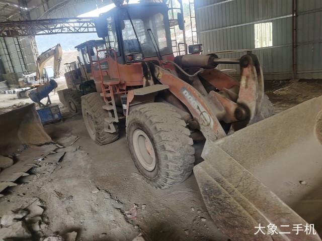 斗山 DL503 装载机