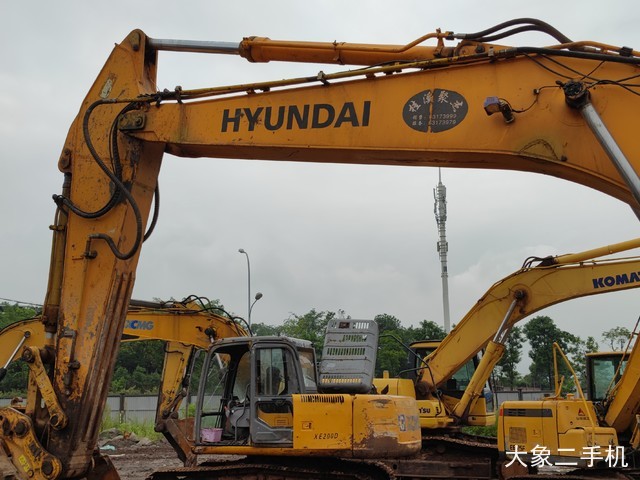 现代 R225-7 挖掘机