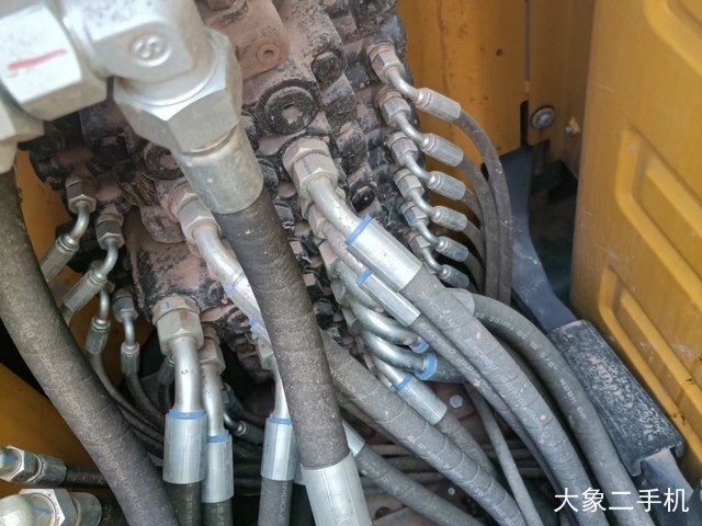 徐工 XE75D 挖掘机