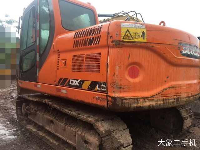 斗山 DX120 挖掘机