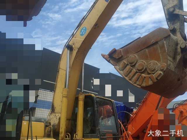 小松 PC240LC-8 挖掘机