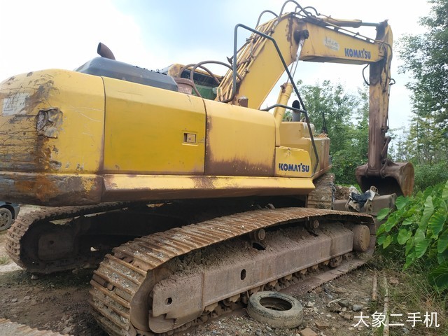 小松 PC240LC-8 挖掘机