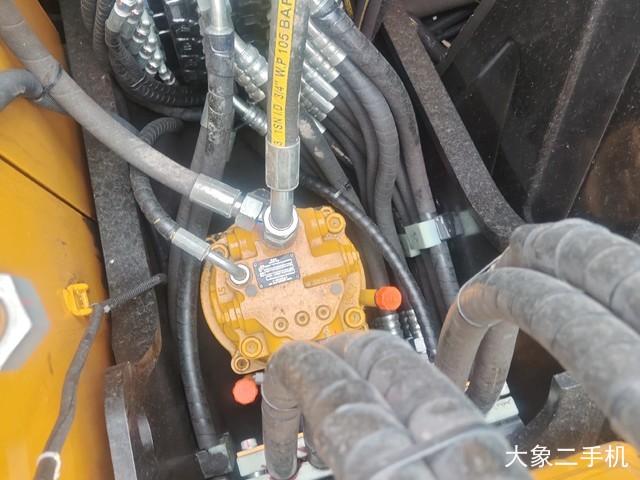 三一重工 SY75C-10 挖掘机