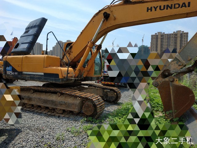 现代 R265LC-9 挖掘机