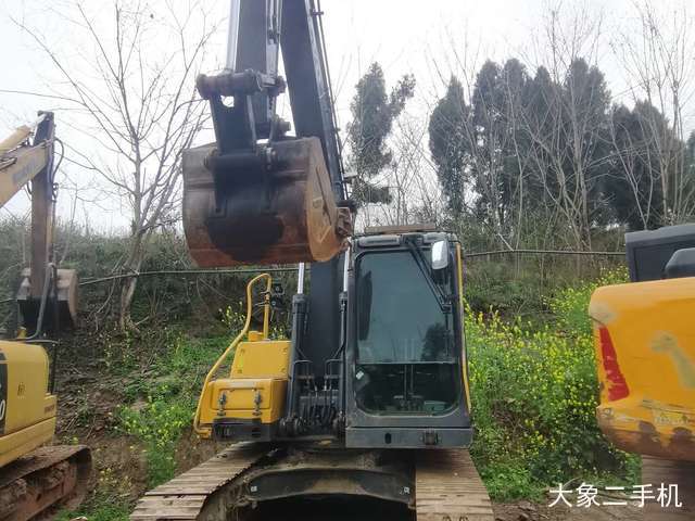 沃尔沃 EC120D 挖掘机