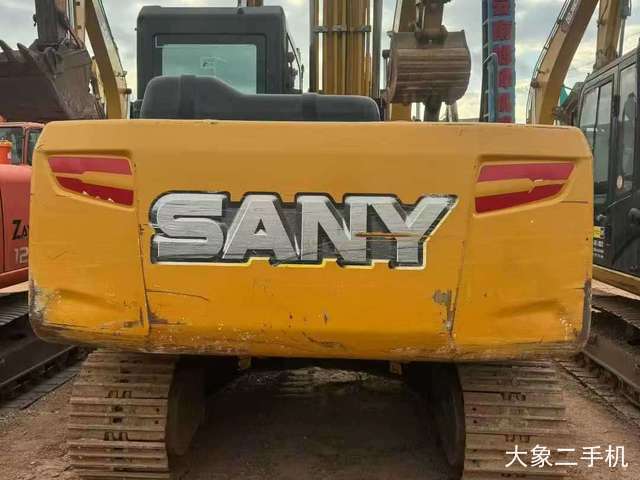 三一重工 SY135C-10 挖掘机