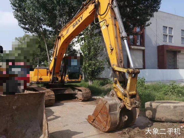 三一重工 SY215C 挖掘机