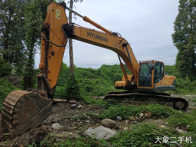 现代 R305LC-9 挖掘机