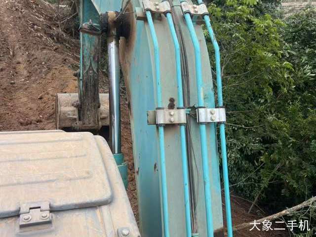 神钢 SK130-8 挖掘机