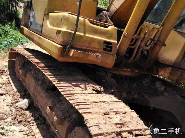 卡特彼勒 320B 挖掘机