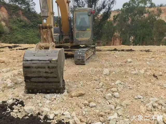 徐工 XE135D 挖掘机