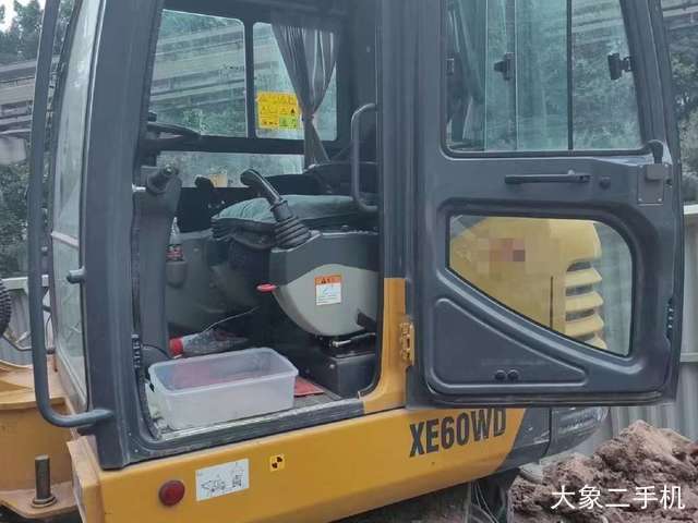徐工 XE60WA 挖掘机