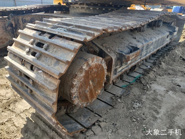 龙工 LG6225E 挖掘机