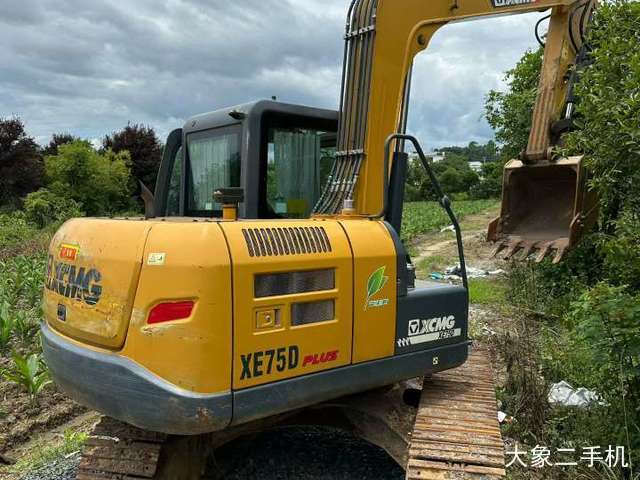 徐工 XE75D 挖掘机