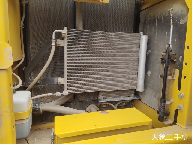 小松 PC220-8M0 挖掘机