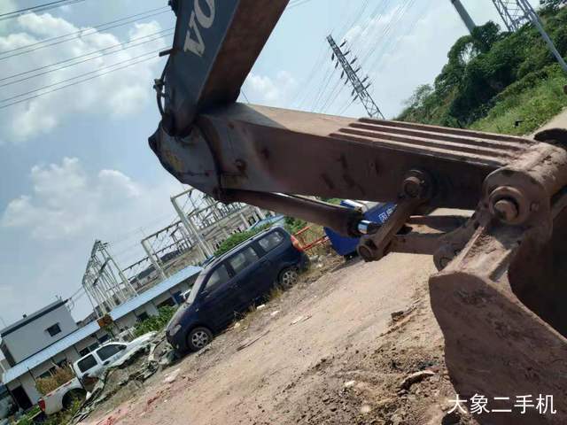 沃尔沃 EC210BLC 挖掘机