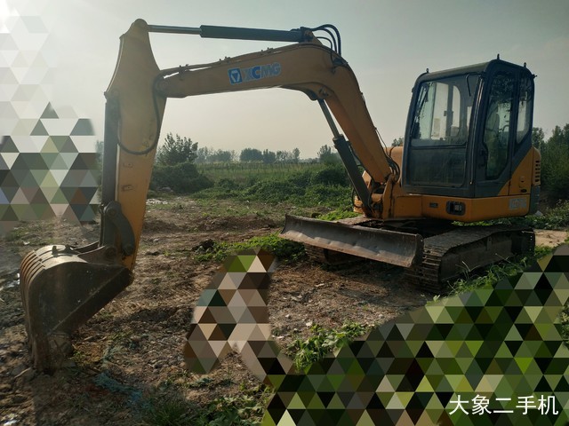 徐工 XE65D 挖掘机