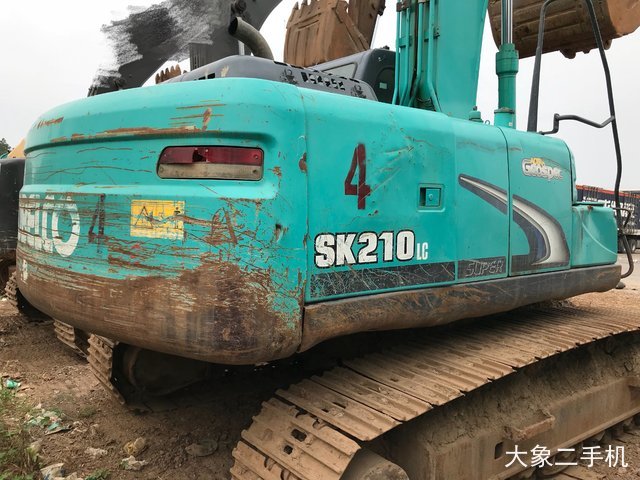 神钢 SK210LC-8 挖掘机