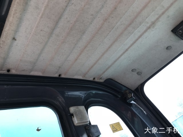 神钢 SK210LC-8 挖掘机