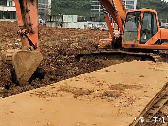 斗山 DH300LC-7 挖掘机