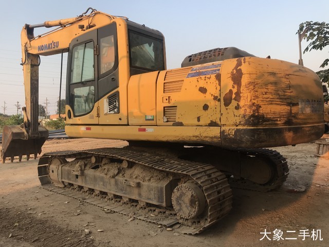 小松 PC220-8 挖掘机