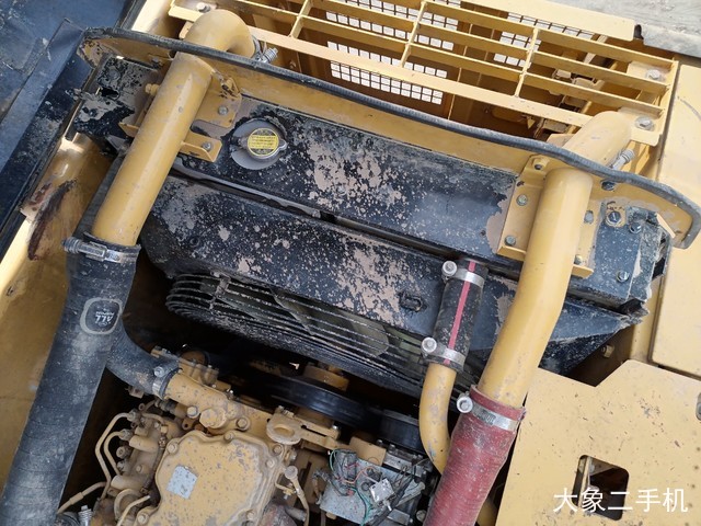 卡特彼勒 323D2L 挖掘机