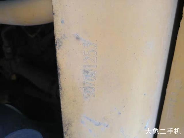 龙工 LG833 装载机